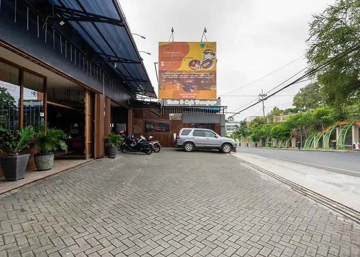 RedDoorz Plus near Balai Kota Batu 2 Malang